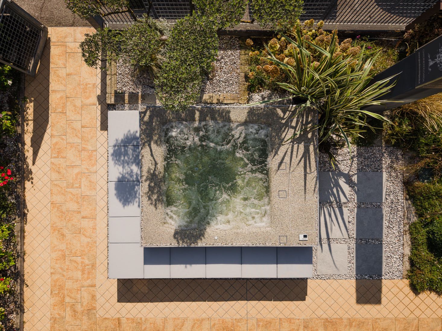 Lo showroom con ICONIA visto dal drone