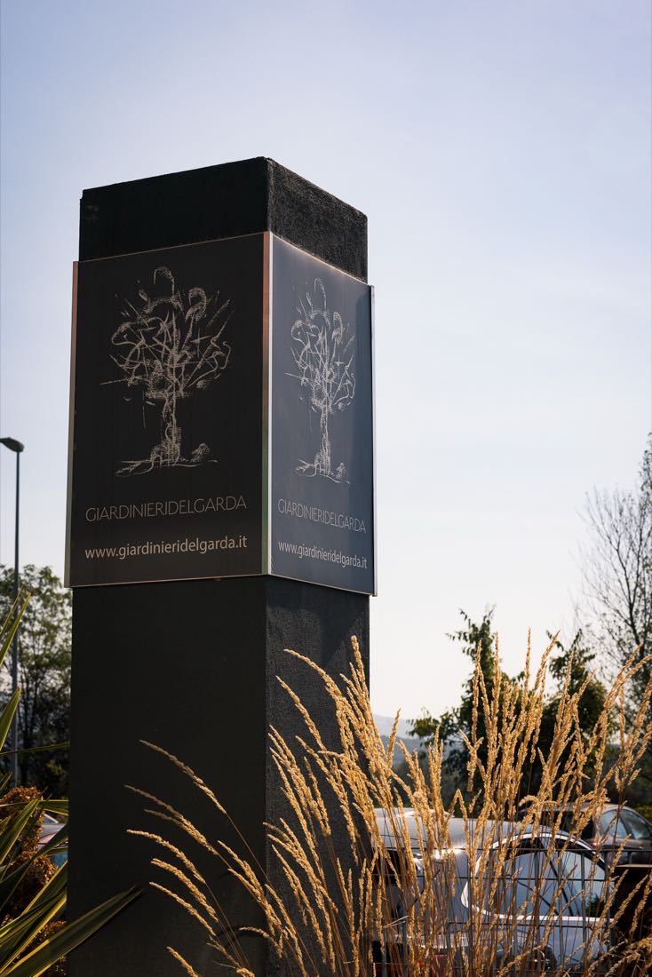 Il totem Giardinieri del Garda
